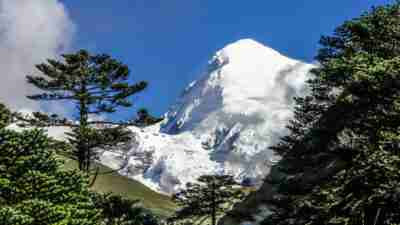 Bhutan holidays. Bhutan hiking tours